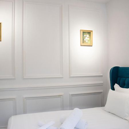 Vila Shehaj Luxury Lägenhet Vlorë Exteriör bild