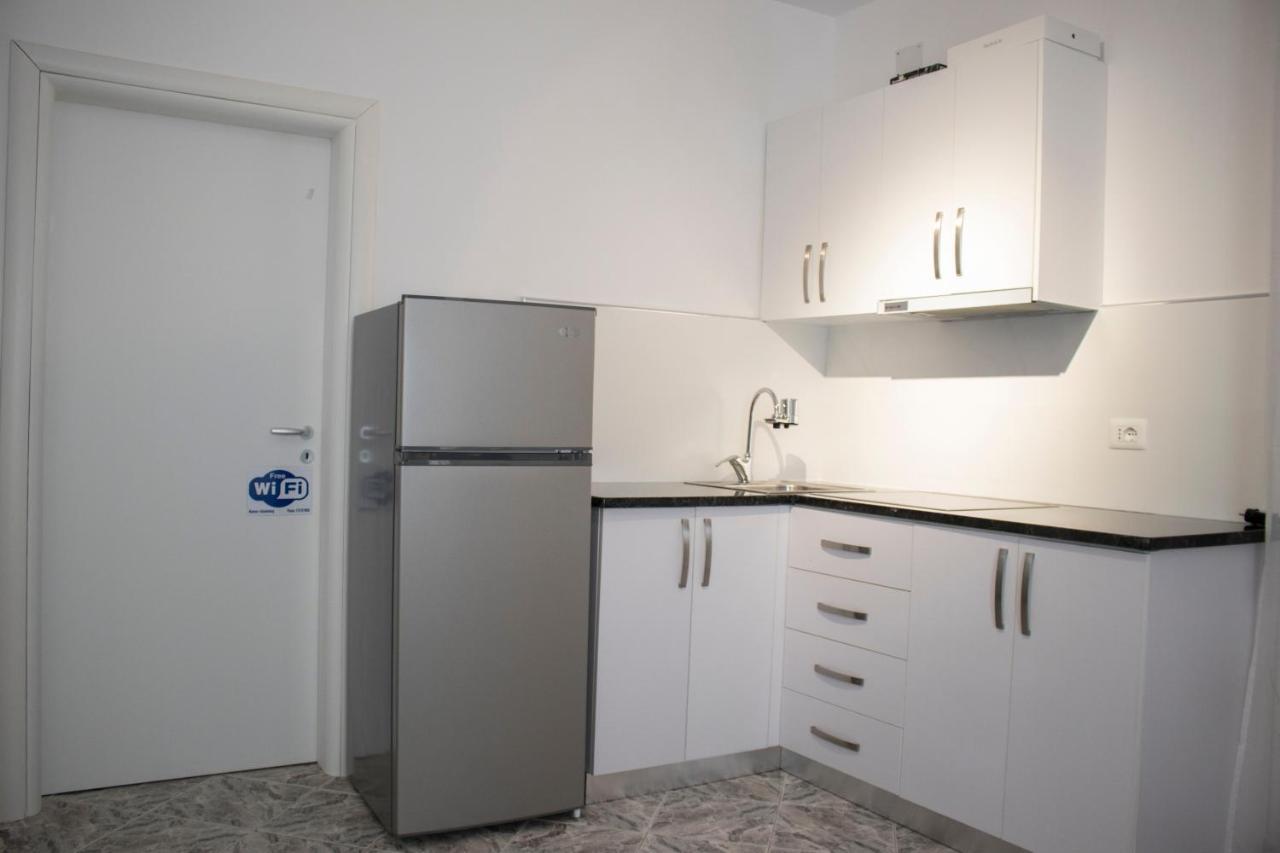 Vila Shehaj Luxury Lägenhet Vlorë Exteriör bild