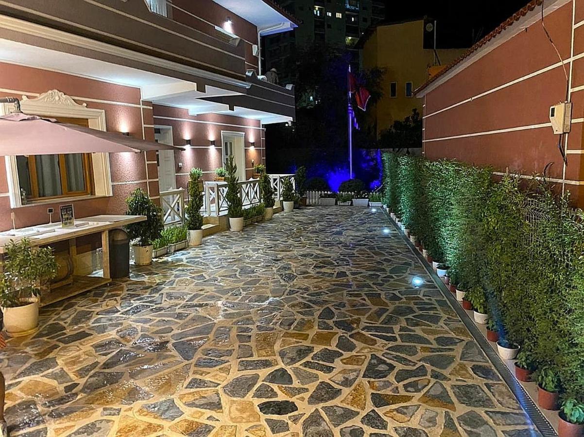 Vila Shehaj Luxury Lägenhet Vlorë Exteriör bild